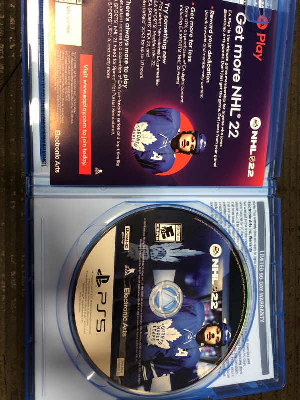 Photo 2 of **FACTORY NEW OPENED TO VERIFY* NHL 22 - PlayStation 5

