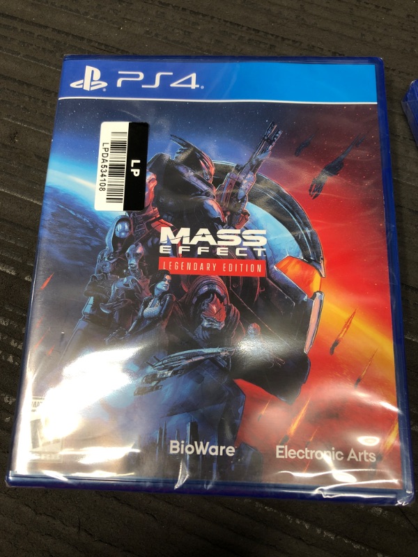 Photo 2 of **FACTORY NEW OPENED TO VERIFY** Mass Effect: Legendary Edition - PlayStation 4

