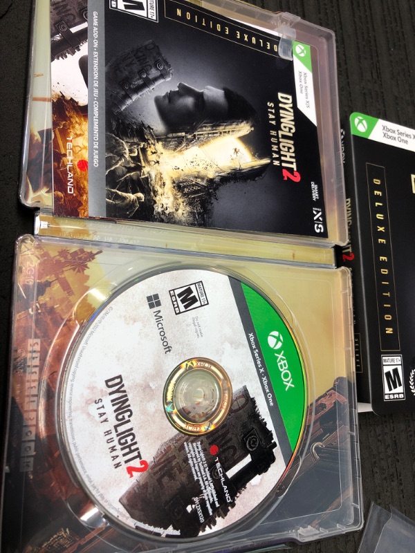 Photo 3 of **FACTORY NEW OPENED TO VERIFY** Dying Light 2 Stay Human Deluxe Edition - Xbox Series X/Xbox One

