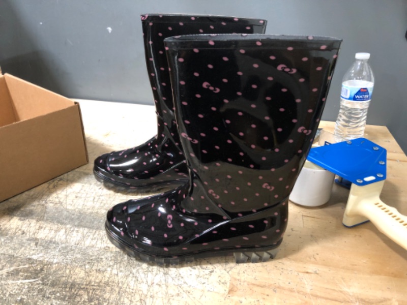 Photo 2 of HUILUN Rubber rain Boots Women' s Mid- high Rain Boots Non- Slip Fashion Shiny Rain Boots Comfortable and Durable Rain Boots (Color : Black Pink Dots, Size : 39 EU)
