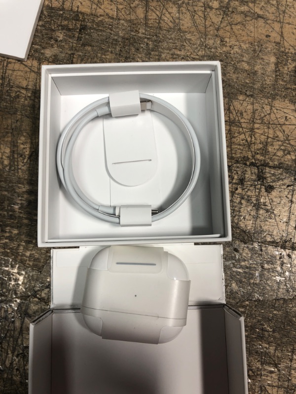 Photo 2 of Apple AirPods True Wireless Bluetooth Headphones (3rd Generation)
serial number J0FJ4DJGHG
