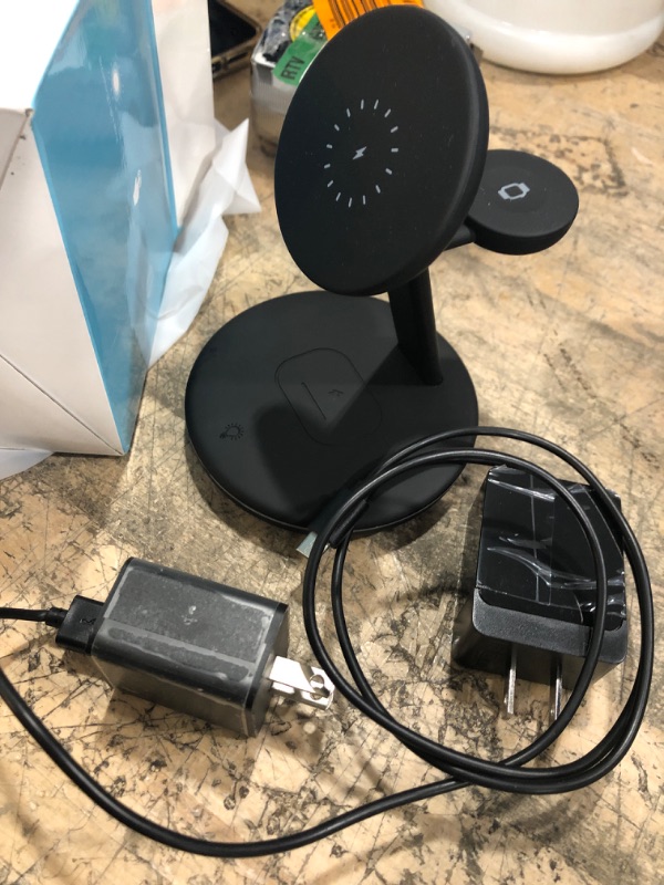 Photo 2 of 3 in 1 Magnetic Wireless Charging Station, iPhone 15W Wireless Charger, Compatible with iPhone 13/12/Pro/Max/Mini, Wireless Charging Stand for iWatch Series 7/SE/6, AirPods 3/2/pro
