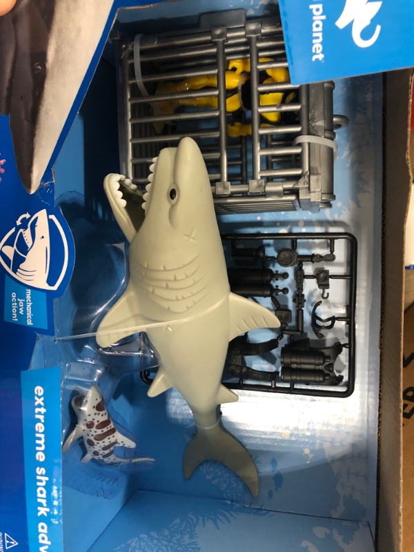 Photo 2 of Animal Planet Extreme Shark Adventure Playset

