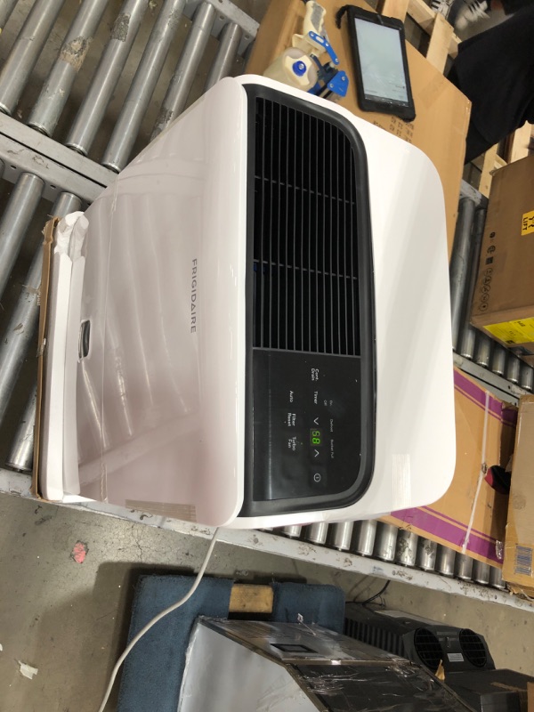 Photo 2 of FRIGIDAIRE FFAD6022W1 Dehumidifier 21.1 Pt White 2 Speeds Plastic 115V AC
