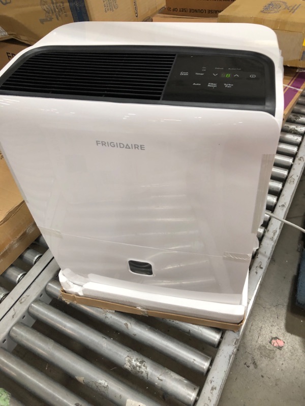 Photo 3 of FRIGIDAIRE FFAD6022W1 Dehumidifier 21.1 Pt White 2 Speeds Plastic 115V AC
