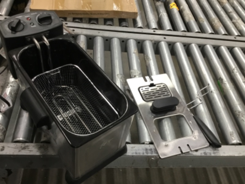 Photo 1 of ***NON-FUCNTIONAL;/PARTS ONLY***
Oster Professional Style Stainless Steel Deep Fryer
