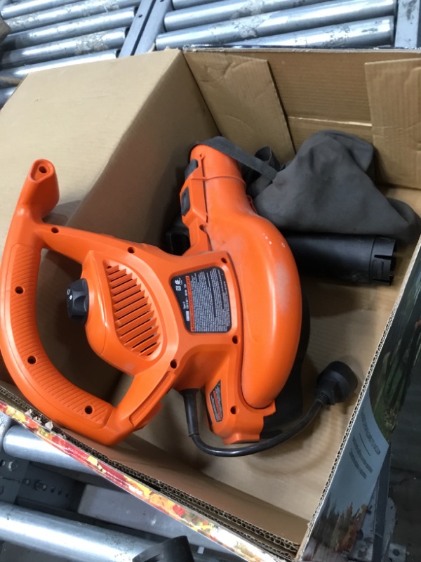 Photo 3 of Black & Decker 12 AMP 230 MPH 385 CFM Corded Electric Handheld 3-In-1 Leaf Blower, Vacuum & Mulcher

