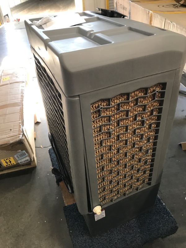 Photo 4 of **DAMAGE** Hessaire 2,200 CFM 2-Speed Portable Evaporative Cooler, Gray