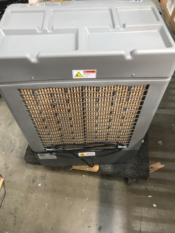 Photo 4 of **MINOR DAMAGE** Hessaire 2,200 CFM 2-Speed Portable Evaporative Cooler, Gray