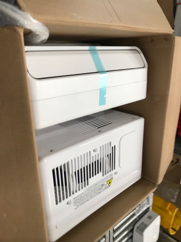 Photo 6 of -TESTED!
Midea 8,000 BTU Smart Inverter U-Shaped Window Air Conditioner, 35% Energy Savings, Extreme Quiet, MAW08V1QWT (1860705)
