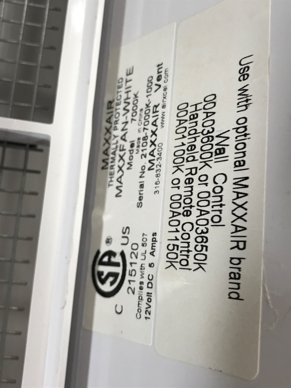 Photo 4 of INCOMPLETE MAXXAIR VENT 0007000K Roof Vent Remote Control Powered Opening White
**MISSING REMOTE, WAS NOT TESTED** 
