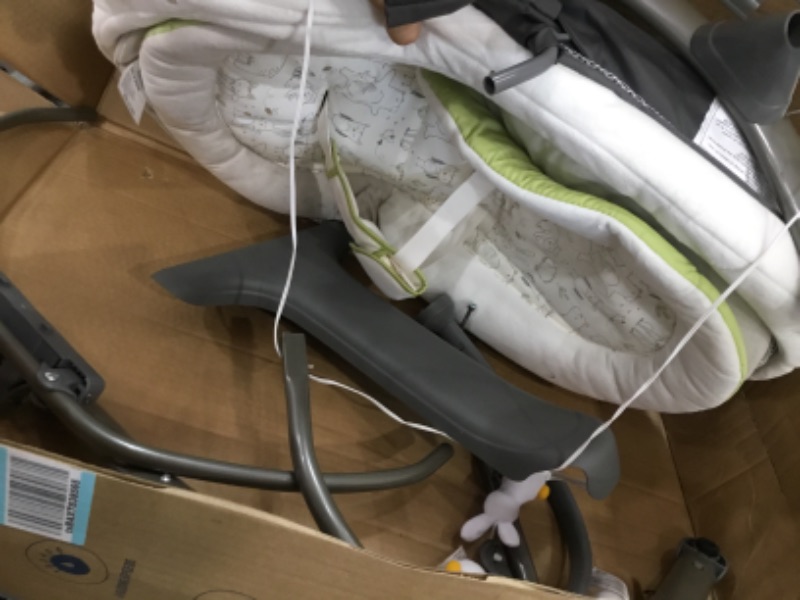 Photo 4 of Graco Duoglider in Rascal White
