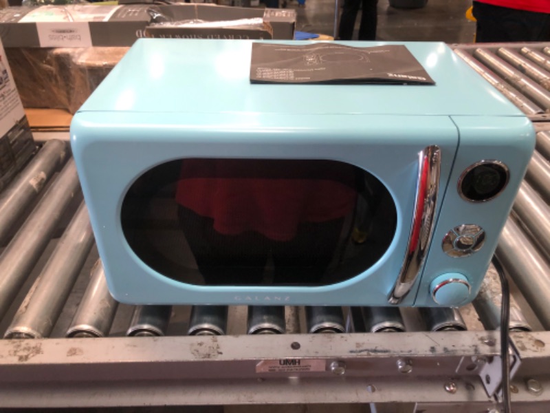 Photo 1 of Galanz Glcmka07ber-07 Countertop Microwave Retro 0.7 Cu ft 700W, Blue