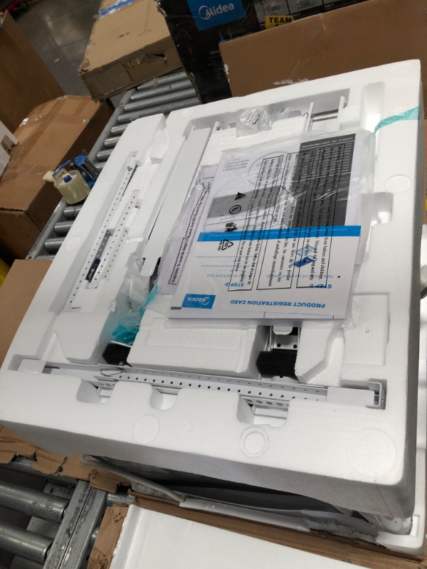Photo 1 of Midea
8,000 BTU U-Shaped Inverter Window Air Conditioner WiFi, 9X Quieter, Over 35% Energy Savings ENERGY STAR MOST EFFICIENT