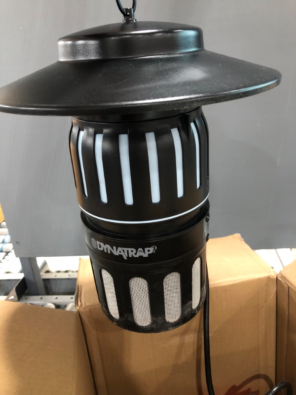 Photo 2 of ***FAN DOES NOT WORK*** DynaTrap Twist on/OFF ½ Acre Mosquito and Insect Trap - Black
