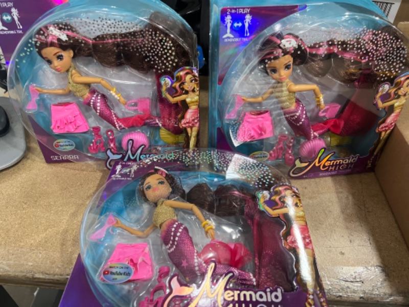 Photo 2 of 3-PACK *Mermaid High Searra Doll Playset with Removable Tail 16 Pieces
