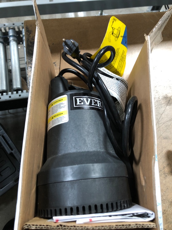 Photo 3 of 1/6 HP Plastic Submersible Utility Pump