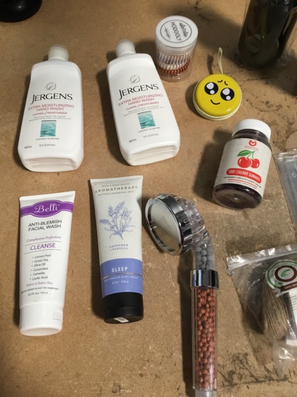 Photo 2 of ***NON-REFUNDABLE***
HEATH AND BEAUTY BUNDLE
2 JERGEN'S HAND WASH, BELLI FACE WASH, BATH AND BODY WORKS SLEEP LOTION, SHOWER HEAD, TAET CHERRY GUMMIES, HAIR TIES, 2 WATER BOTTLES