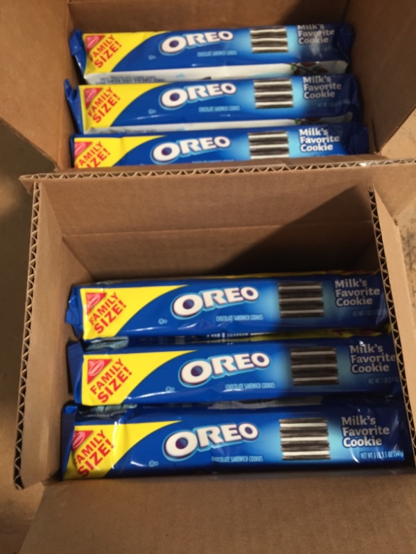 Photo 2 of ***NON-REFUNDABLE***
BEST BY 5/28/22
OREO Chocolate Sandwich Cookies, Family Size - 6 Packs
