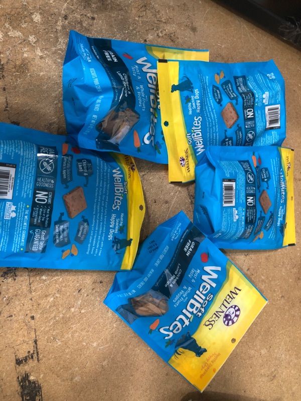 Photo 2 of ** EXP: 25 JUL 22 **   ** NON-REFUNDABLE **   ** SOLD AS IS **  *** SETS OF 5 **
Wellness Complete Health Rewarding Life Chicken & Lamb Soft & Chewy Dog Treats, 6 Oz.
