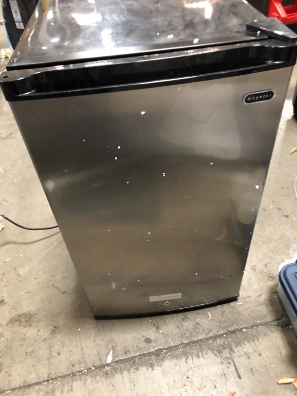 Photo 2 of **NOT FUNCTIONAL PARTS ONLY**Whynter CUF-301SS Energy Star 3.0 Cubic feet Upright Freezer, 3, Stainless Steel
