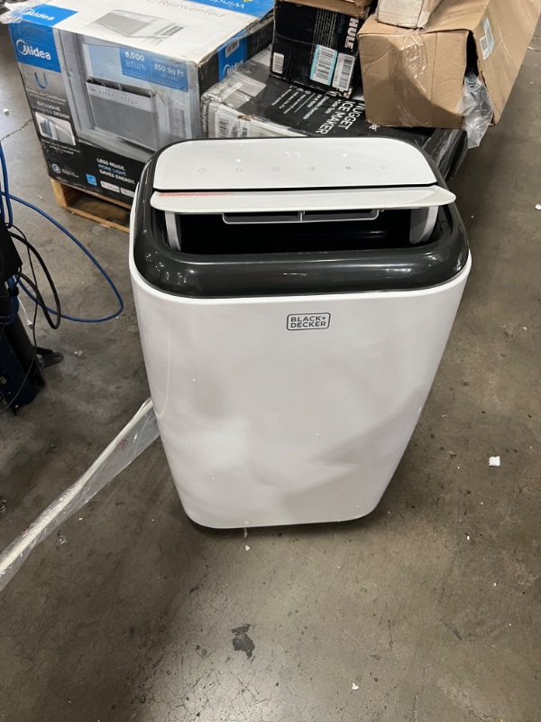 Photo 4 of *DAMAGED* BLACK+DECKER 14,000 BTU Portable Air Conditioner with Heat and Remote Control, White
