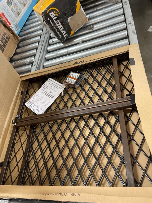 Photo 1 of Evenflo Position & Lock Pressure Mount Gate, Farmhouse Collection (1301192)

