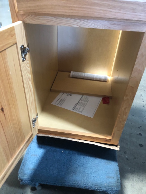 Photo 1 of (CHIPPED EDGE) Hampton Bay Hampton Assembled 18x34.5x24 in. Base Kitchen Cabinet with Ball-Bearing Drawer Glides in Natural Hickory