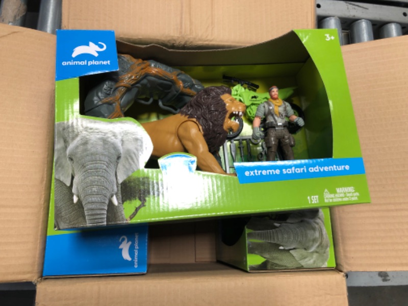 Photo 2 of Animal Planet Extreme Safari Adventure Set 3-Pack