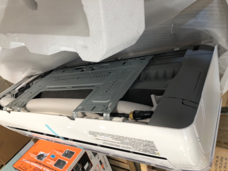 Photo 1 of (DENTED CORNER)
MRCOOL Advantage 3rd Gen 12,000 BTU 1 Ton Ductless Mini Split Air Conditioner and Heat Pump with Mini Stat 230V/60Hz