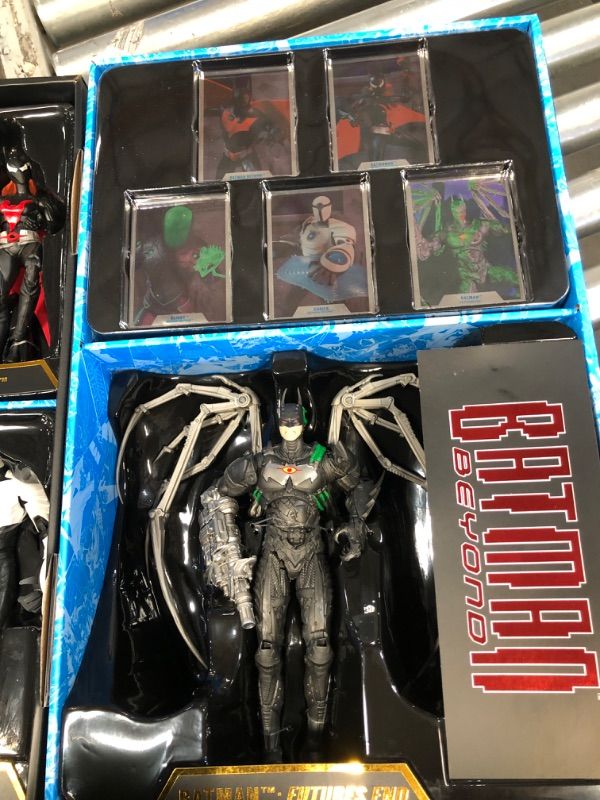 Photo 3 of DC Comics Build-A Collector Figure - Exclusive Batman and Beyond 5pk
