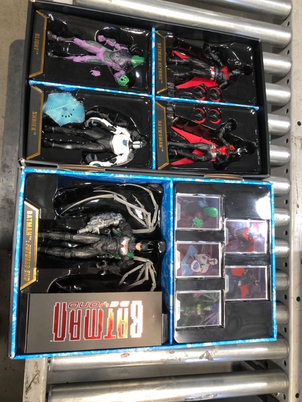 Photo 2 of DC Comics Build-A Collector Figure - Exclusive Batman and Beyond 5pk
