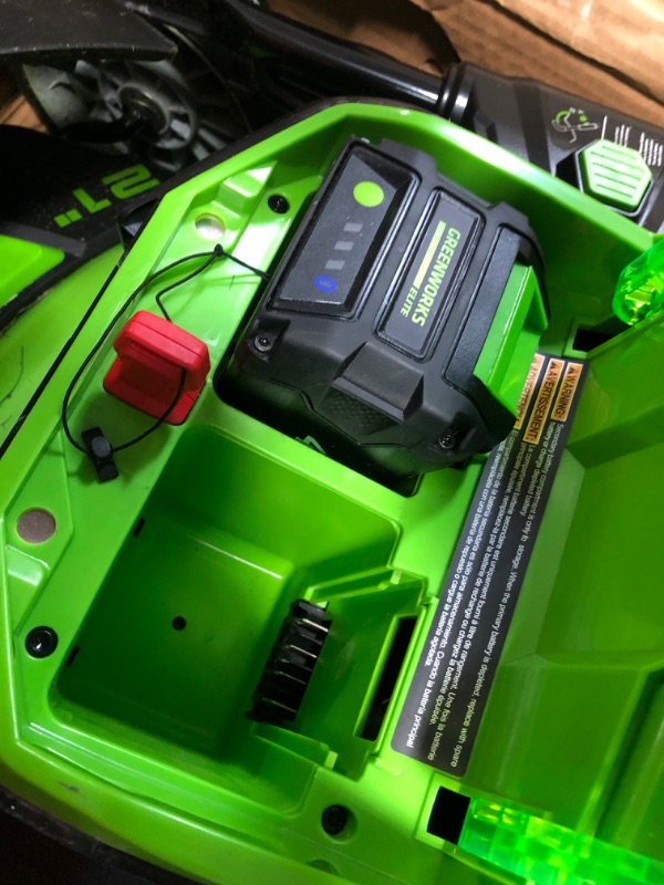 Photo 4 of Greenworks 40V 21-Inch Brushless Self-Propelled Mower 6AH Battery and Charger Included, M-210-SP
