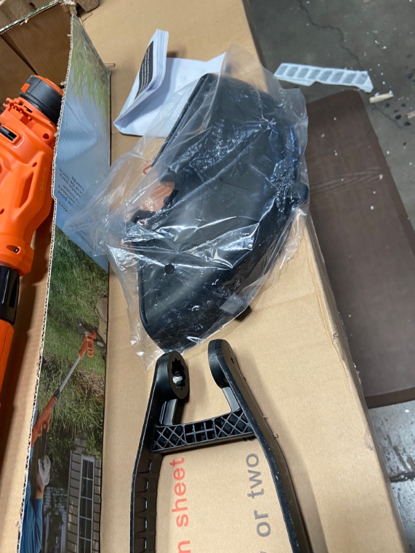 Photo 5 of *USED*- BLACK+DECKER String Trimmer with Auto Feed, Electric, 6.5-Amp, 14-Inch (BESTA510)
