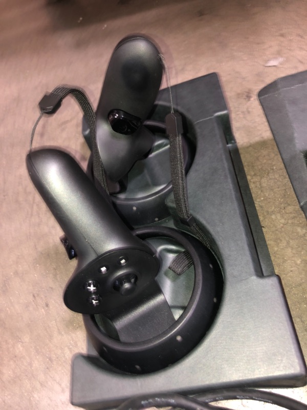 Photo 19 of HP Reverb VR3000 G2 VR Headset-- requires additional electrotonic supplies for full testing 
