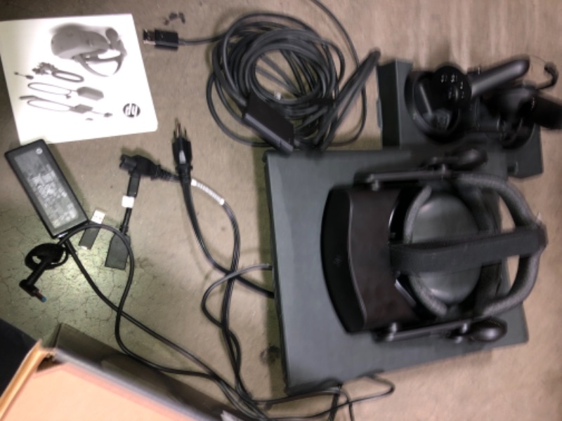 Photo 13 of HP Reverb VR3000 G2 VR Headset-- requires additional electrotonic supplies for full testing 
