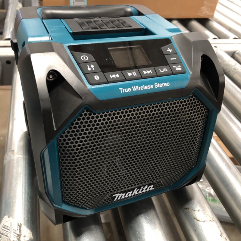 Photo 2 of Makita XRM11 18V LXT® / 12V max CXT® Lithium-Ion Cordless Bluetooth® Job Site Speaker, Tool Only
