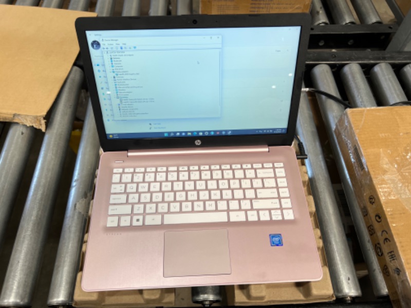 Photo 1 of HP Stream 14-cb Laptop Intel Celeron 4GB RAM 64GB eMMC 14-inch HD WLED
