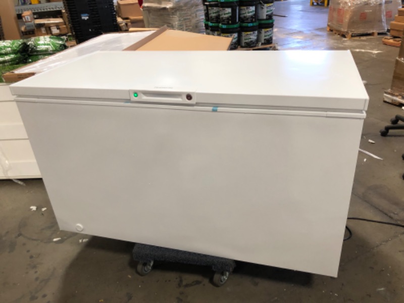 Photo 8 of FFCL1542AW Frigidaire 14.8 Cu. Ft. Chest Freezer