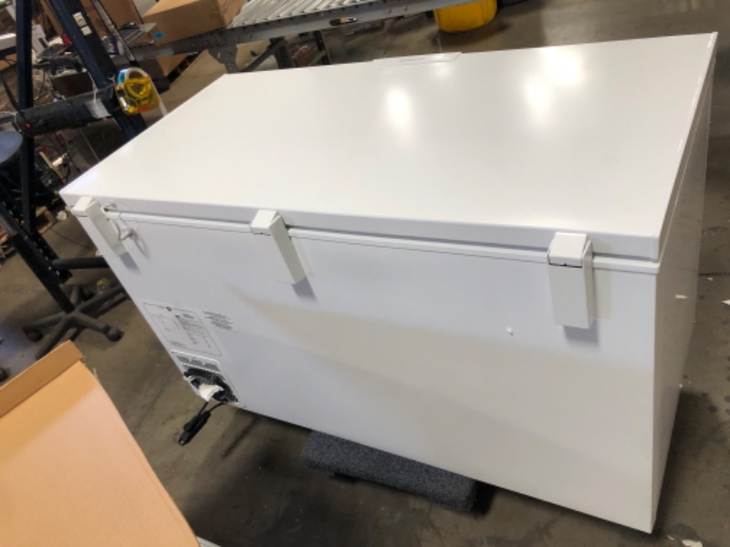 Photo 1 of FFCL1542AW Frigidaire 14.8 Cu. Ft. Chest Freezer