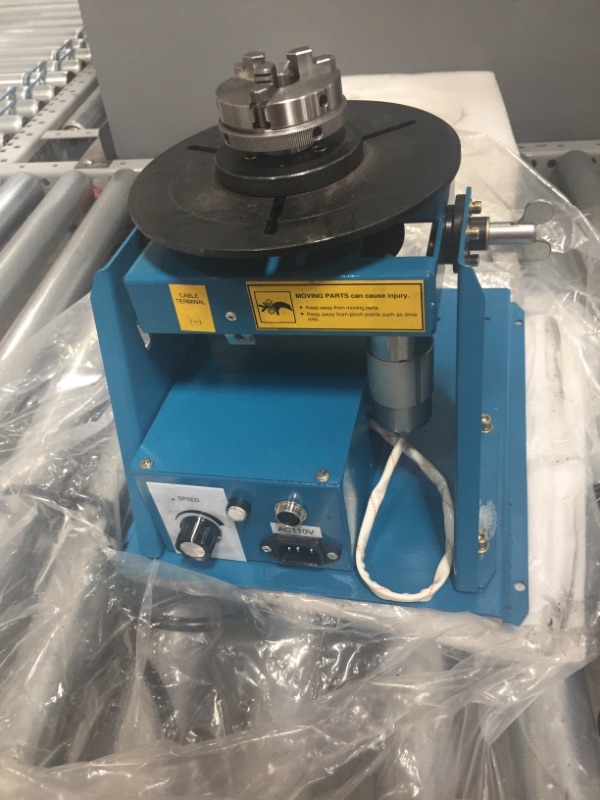 Photo 2 of 110V Rotary Welding Positioner Turntable Table Mini 2.5" 3 Jaw Lathe Chuck 180mm Portable Welder Positioner Turntable Machine Equipment 2-10 r/min Adjustable Speed
