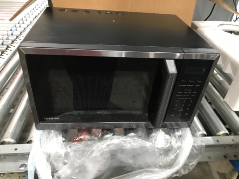 Photo 2 of Toshiba ML2-EM09PA(BS) Microwave Oven with 6 Auto Menus, Eco Mode, and Sound On/Off function, 0.9Cu.ft/900W, Black Stainless Steel
