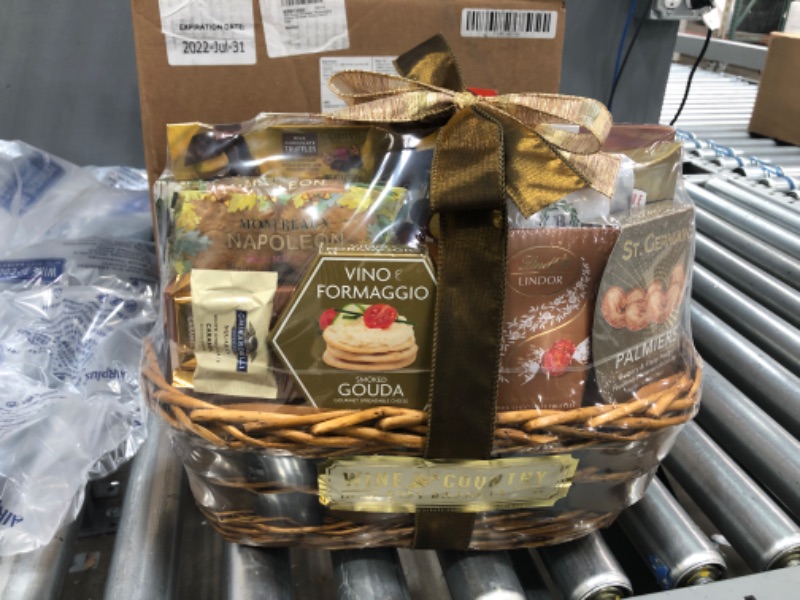 Photo 2 of ** EXP: 2022 - JUL - 31 ***    *** NON-REFUNDABLE ***   *** SOLD AS IS ***
Wine Country Gift Baskets The Connoisseur Gourmet Gift Basket, Various, Pack of 1, 1 Count
