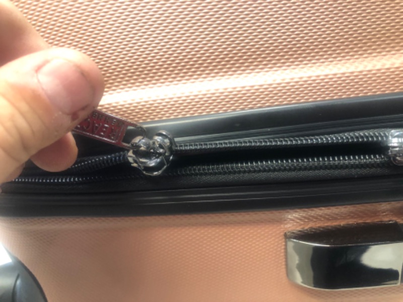 Photo 4 of (DERAILED ZIPPER; DAMAGED ZIPPER CONNECTION)
KENNETH COLE REACTION Out Of Bounds Luggage Collection Lightweight Durable Hardside 4-Wheel Spinner Travel Suitcase Bags, Rose Gold, 24-Inch Checked