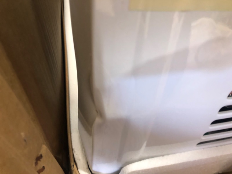 Photo 2 of (DENTED)
TOSOT 12,000 BTU Window Air Conditioner 