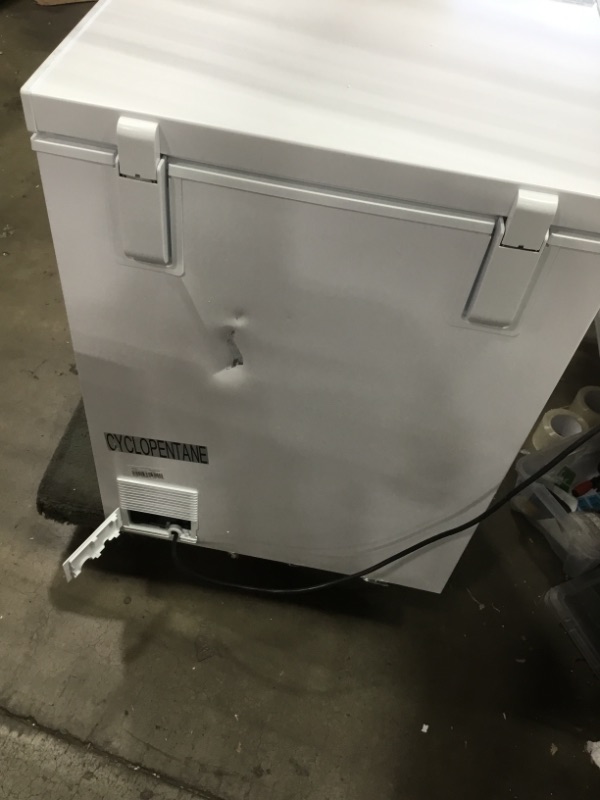 Photo 4 of Midea MRC050S0AWW 5.0 Chest Freezer
