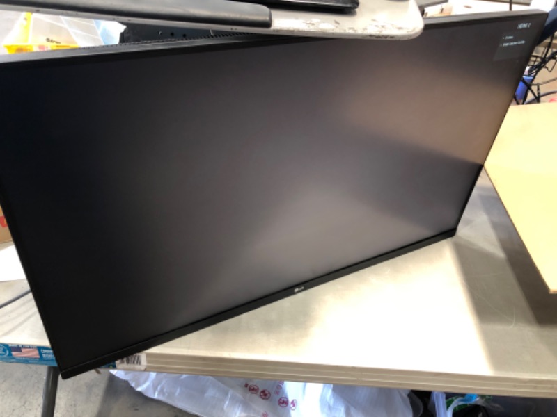 Photo 2 of LG 32QN600-B - LED monitor - 32" - 2560 x 1440 QHD @ 75 Hz - IPS - 350 cd/m?????? - 1000:1 - HDR10 - 5 ms - 2xHDMI, DisplayPort
