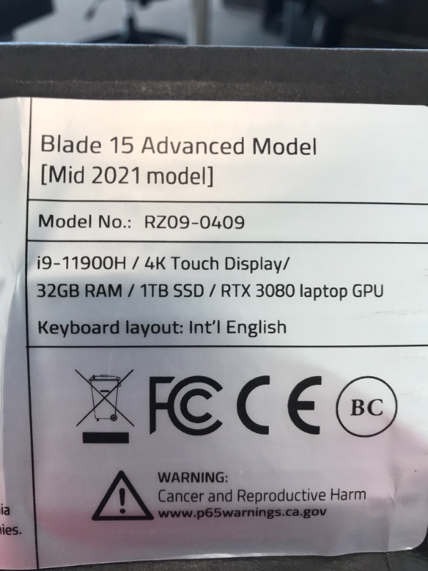 Photo 3 of **SCREEN ON LAP TOP DOES NOT DISPLAY CAN BE USED ON ANOTHER MONITOR ***Razer - Blade 15 Advanced - 15.6" Gaming Laptop - 4K OLED - Intel Core i9 - NVIDIA GeForce RTX 3080 - 32GB RAM - 1TB SSD - Black
