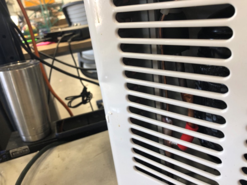 Photo 2 of (DENTED) Midea 8,000 BTU U-Shaped Smart Inverter Window Air Conditioner