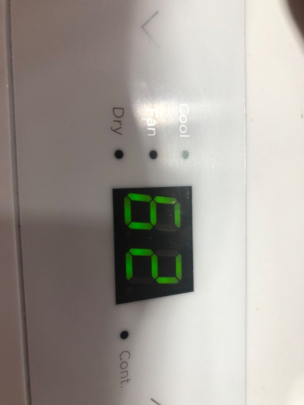 Photo 4 of (SCRATCHED/CRACKED CORNER) Midea 5,000 BTU Air Conditioner 
